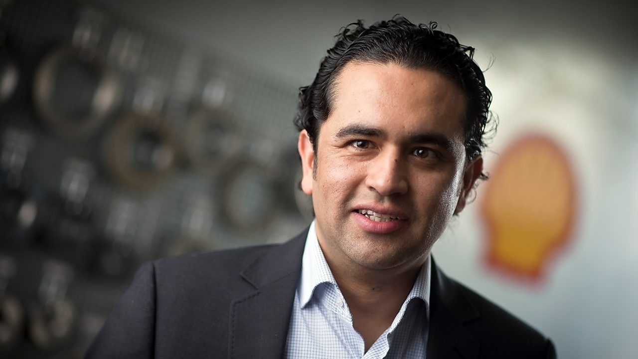 Luis Garcia, Expert de Shell