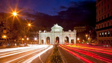 Puerta de Alcala de nuit.