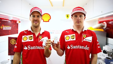 Sebastian Vettel et Kimi Raikkonen assurent la promotion de Shell V Power