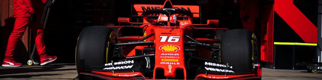 Le pilote de Formule 1 Ferrari Kimi Raikkonen au volant de sa Ferrari SF15-T