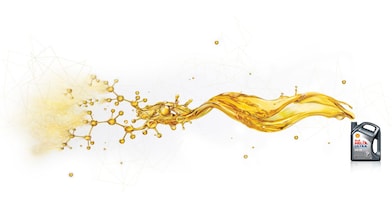 Pack de Shell Helix Ultra avec l'huile s'écoulant de la partie supérieure ouverte