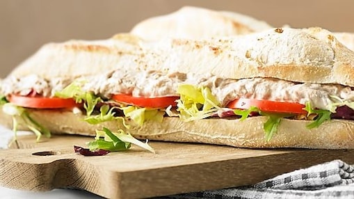 De savoureux sandwiches fraîchement préparés sur place